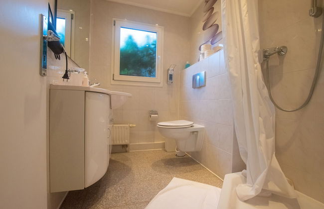 Tolstov-Hotels Beautiful Villa with Big Garden - Photo 37