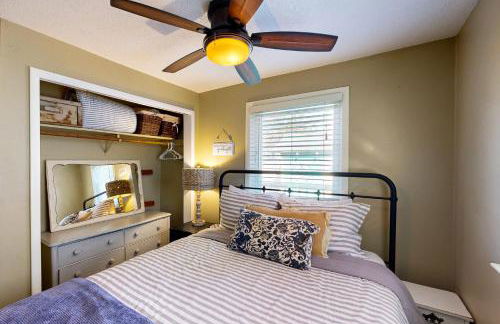 4th Avenue Beach Cottage - Foto 16