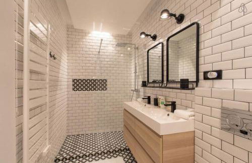 COURS SALEYA Renovated 3 Bedrooms 1 min to Beach Air Conditioning - Foto 17