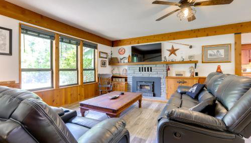 1 Mi to Lake: Hot Tub Haven in Pollock Pines! - Foto 1