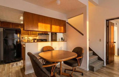 3BR Townhouse with Free Parking Near Downtown Ohio - Foto 3