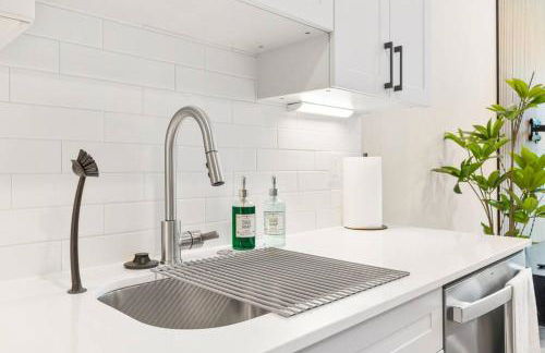 Modern 1-BD - Pier Views - Near Old City - Foto 25