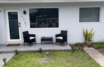 GREAT Luxe House NEAR Downtown & Marina in Miami - Photo 52