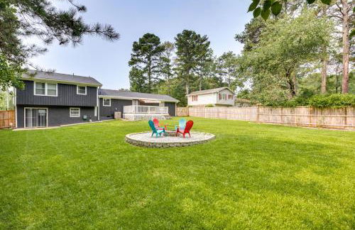 Family Home with Yard - 25 Mi to Downtown Atlanta! - Foto 1