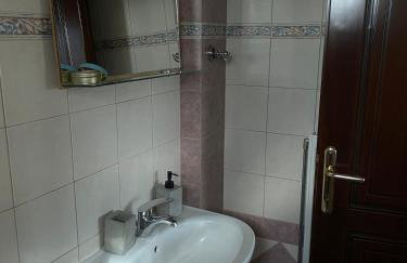 Η Αυλή - Photo 24