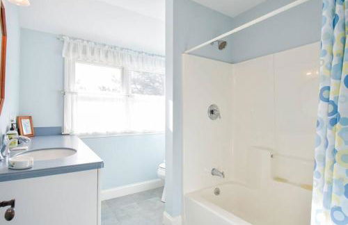 Beautiful Family Home Walk to Beach - Foto 19