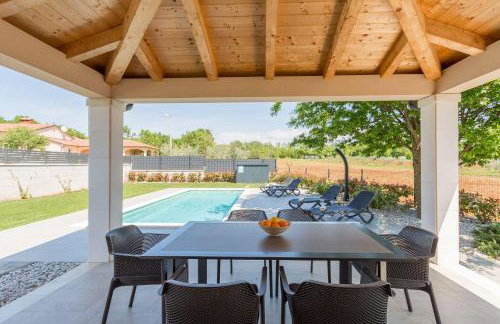 Moderne Villa mit Privatpool, Meerblick, Babybett, BBQ, klimatisierte Schlafzimmer - perfekt zum Biken - Photo 32