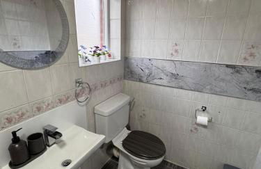 The Castleton Haven - 3 Bed Semi near M62 & M60 Motorways and Easy access to Manchester City Centre - Netflix and free high speed WIFI - Foto 28