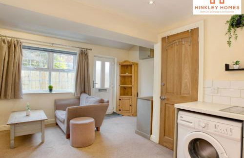 Cosy Contained Riverside 1bed - 2 Floors - Parking - Photo 22