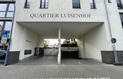 Studio Stevie Nicks I Workplace I 24in Screen I Kitchen I PS4 - Foto 23