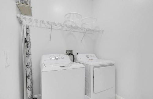 Modern Vacation Home Minutes Away From The Parks - Foto 35