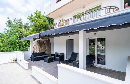 Hidden Gem Apartment - Photo 24