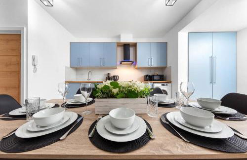 Ground Floor Flat I Sleeps 8 I With Parking - Photo 2