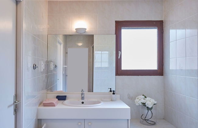 Villa in France With Private Garden - Photo 9