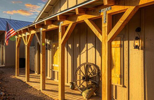 Miners Cabins #1 - Two Double Beds and Private Balcony - Foto 26