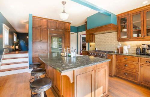 Gorgeous Eccentric Family Home with Cowboy Pool - Foto 75