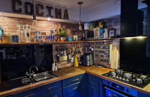 Unique seafront 2 bedroom 2 bathroom apartment - Foto 9