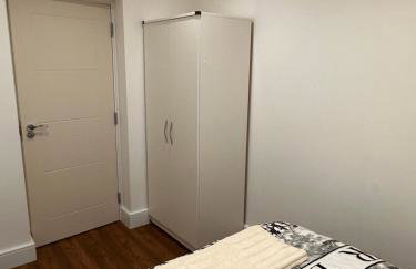 Lovely Hillingdon Family Holiday Home - 6 bedrooms - Foto 10