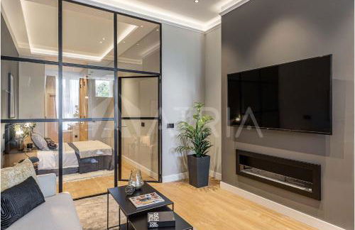 Flat 5 10m Walk to Bernabeu Real Madrid Stadium - Photo 47