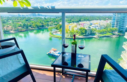 OCEAN BAY VIEWS 2Bdr 2Bath BEACH CONDO PARKING - Photo 1