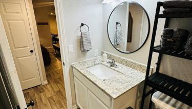 Golden Hour Getaway - Photo 3