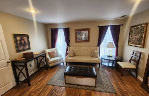 Large near Shops/Dining & easy access to freeway - Foto 32