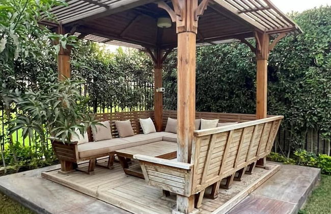 Villa In Beverly Hills With Garden - Photo 22