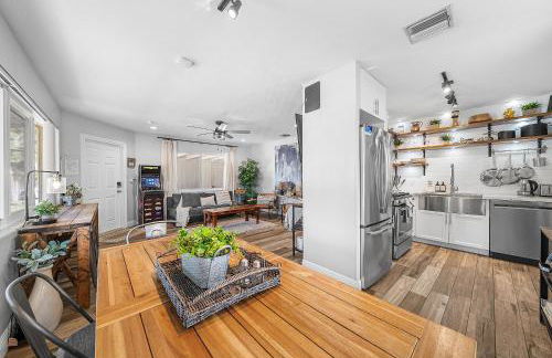 Coastal Harbor, King Bed, Pickleball Gear, Golf set, BBQ- 1 dollar rides to Beach, by Maven Vacation Rentals - Foto 27