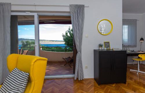 Captain's Apartment with Sea View - Photo 6