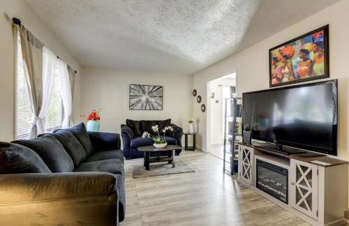 Easy Hwy Access to ATL Work-Ready Riverdale Home - Foto 1