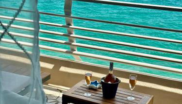 Casa Sud Menton Front de mer exceptionnel, terrasse, parking & climatisation inclus - Photo 4