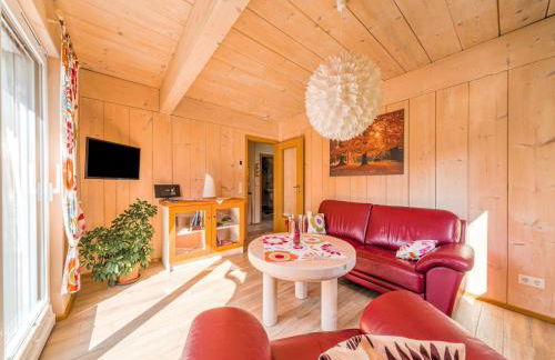 Mountain Apartment Getaway - Photo 14