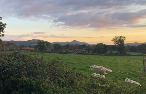 Wisteria Cottages are self catering cottages in a beautiful village location - Foto 20