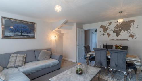 Walk to Liverpool Airport - Luxury Stay with EV Charge - Fast WiFi - Foto 1