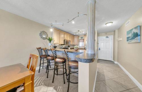 Destin on the Gulf 205 - Updated Gulf Front Property with Free Beach Service - Foto 10