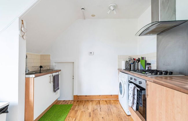 Stunning 5 Bedroom Large Apartment With Parking - Foto 22