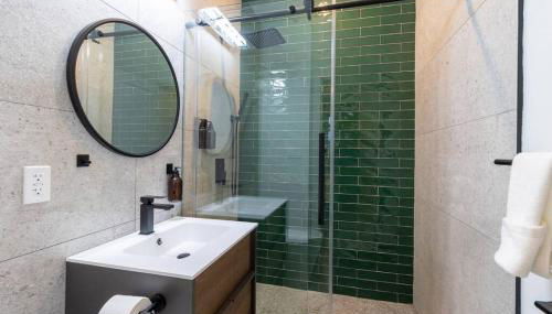 Thena Hotel- Lux Studio - Foto 2, towels, Shower