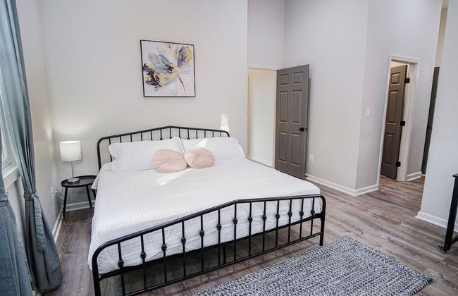 Magnificent 4BR Near Famous Riverwalk and Downtown - Foto 6