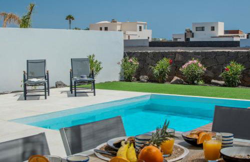 Serena Villa 38 - Heated pool, Sea Views, AC, High Speed Internet - Photo 6