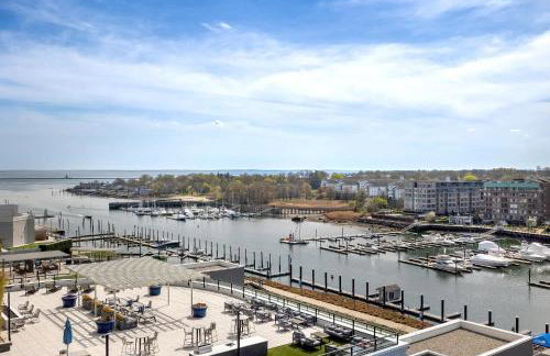 Gorgeous Apt w Harbor Views & Gym - Foto 13