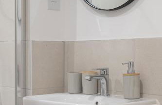 31 Grand Court - Lovely Home Near Canal, Park, & Central MK - Photo 13