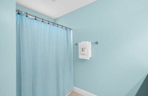 Stay at The Salty Gal - 4 Minute Walk to both Carolina and Kure Beaches - Foto 22