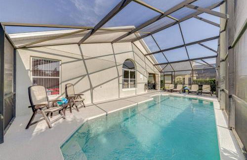 580 - Stunning Renovated Home with Large East Facing Pool Deck Overlooking Preservation Area and Games Room - Foto 27