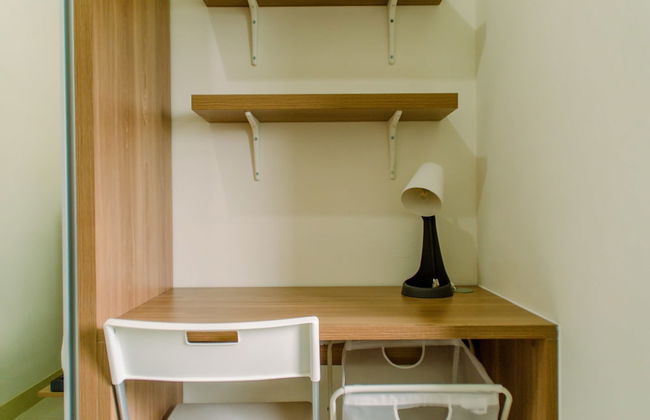 Warm And Cozy 2Br At Green Pramuka City Apartment - Foto 16