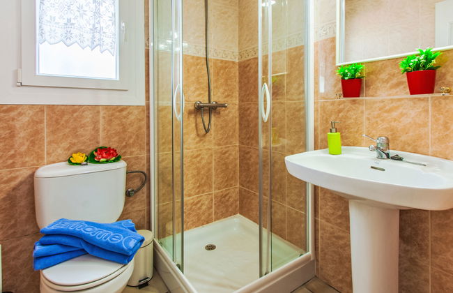 5 bedroom House in Castelló d'Empúries with private pool and garden - Photo 20