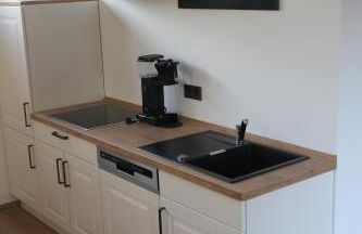 moderne Wohlfühlwohnung auf einem Dreiseitenhof - Photo 6