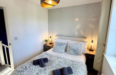 Elysian Escape, modern 5 bedroom house - Photo 14