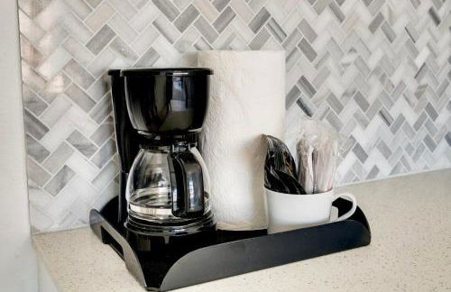 Best location by the Beach ! Free WiFi - TV - All amenities - Foto 15