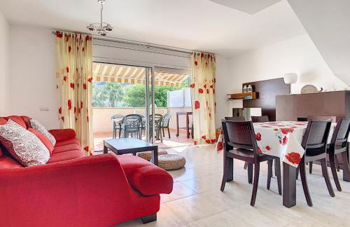 R164 Casa adosada con piscina comunitaria 3000m2 - Foto 1