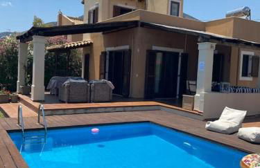 Georges Villa Galaxidi, family, pool and garden - Foto 40